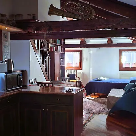 아파트 Flat Guglie